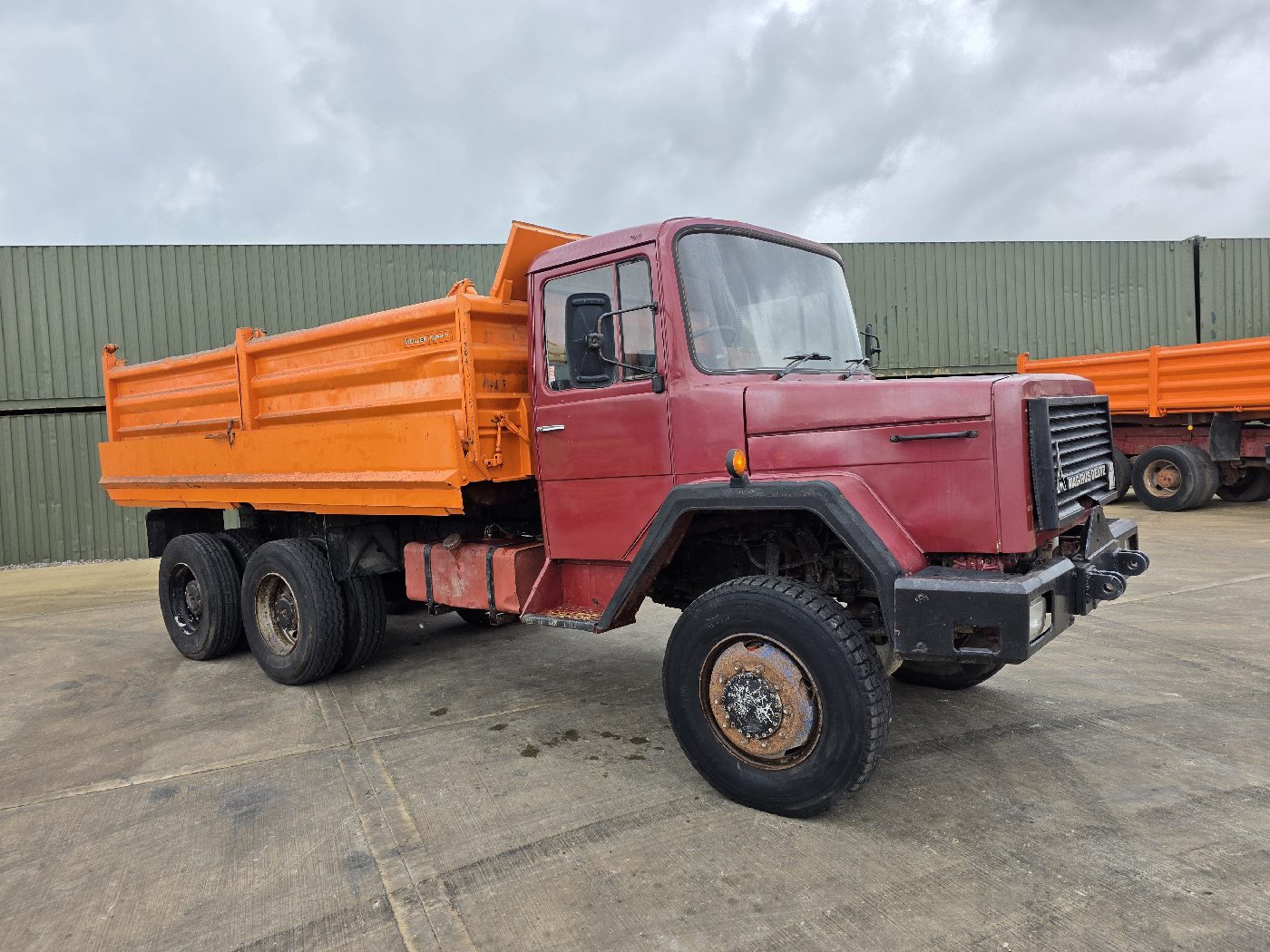 IVECO MAGIRUS 232D26 6X6 TIPPER, photograph 1