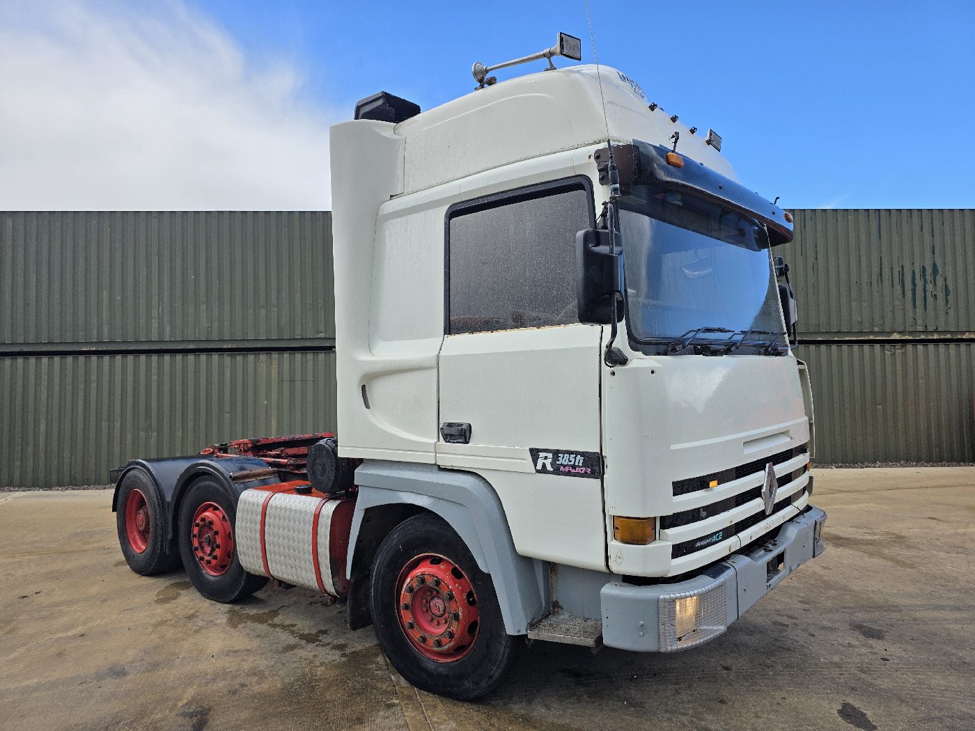 RENAULT MAJOR 385 6X2 TRACTOR UNIT, photograph 1