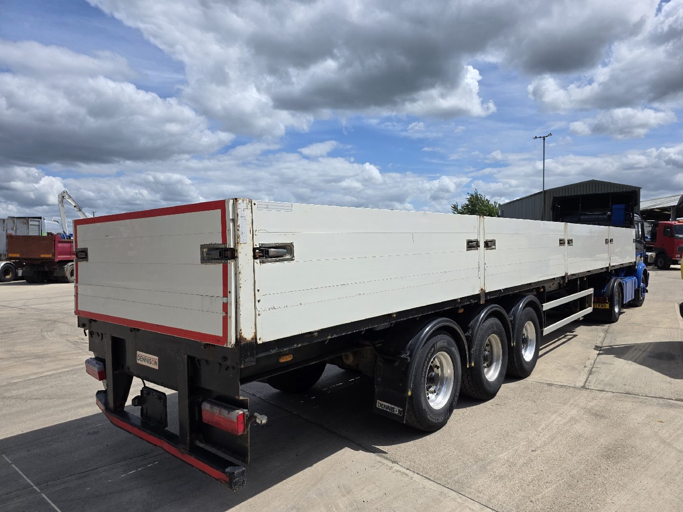 DENNISON FLAT DROPSIDE 13.6M TRAILER, photograph 1