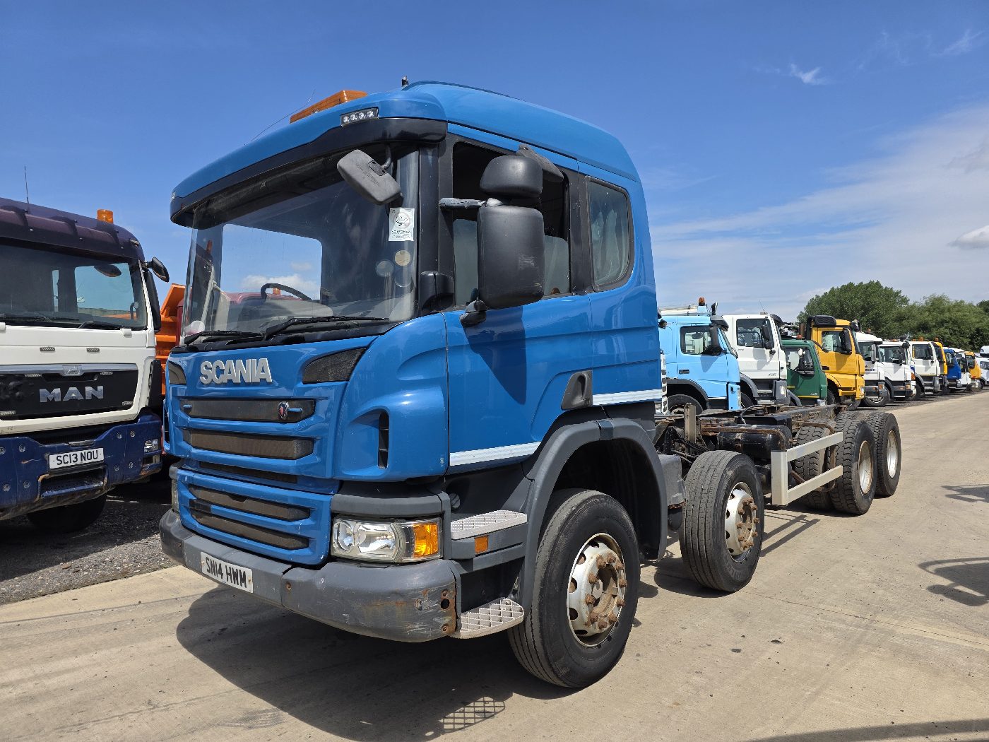 SCANIA P400 8X4 CHASSIS CAB, photograph 1