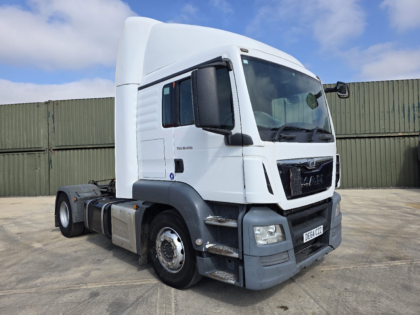 MAN TGS18.400 4X2 TRACTOR UNIT, photograph 1