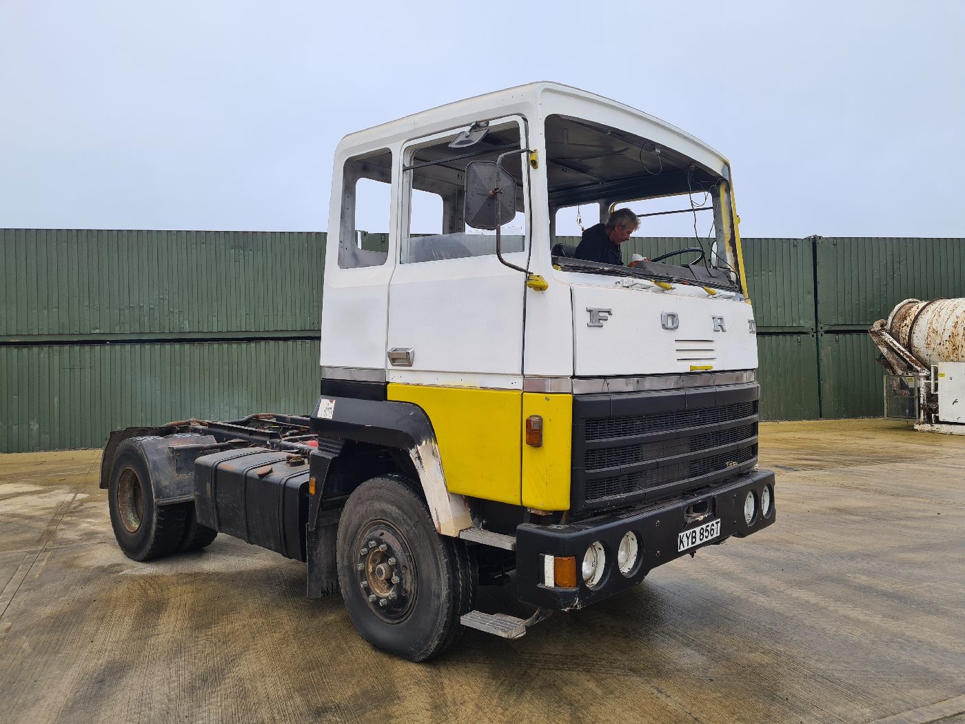 FORD TRANSCONTINENTAL 4434 TRACTOR UNIT, photograph 1