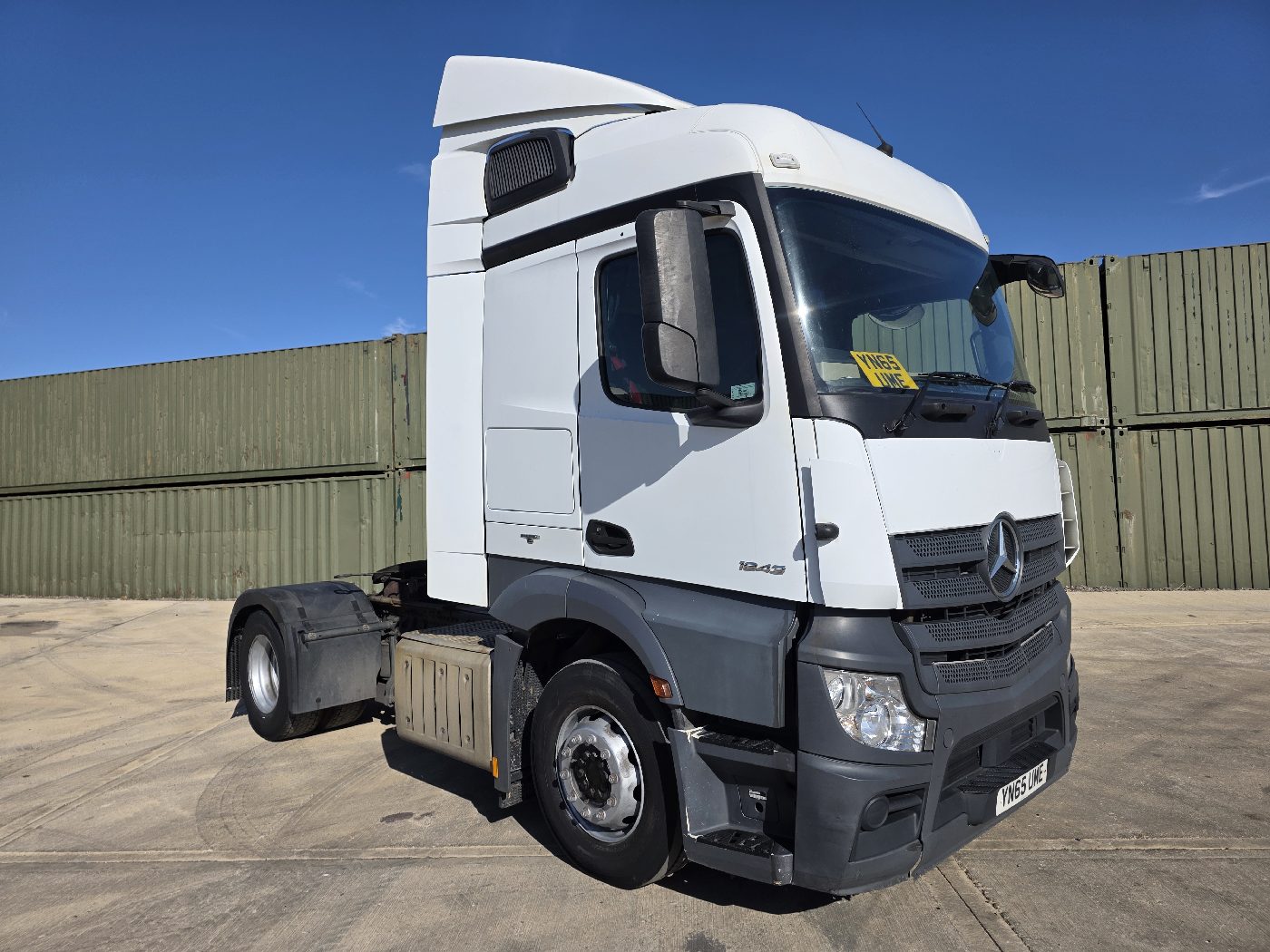 MERCEDES AXOR 1843 4X2 TRACTOR UNIT, photograph 1