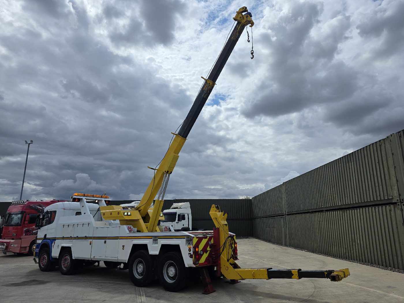 SCANIA P124.420 8X4 RECOVERY TRUCK, photograph 1