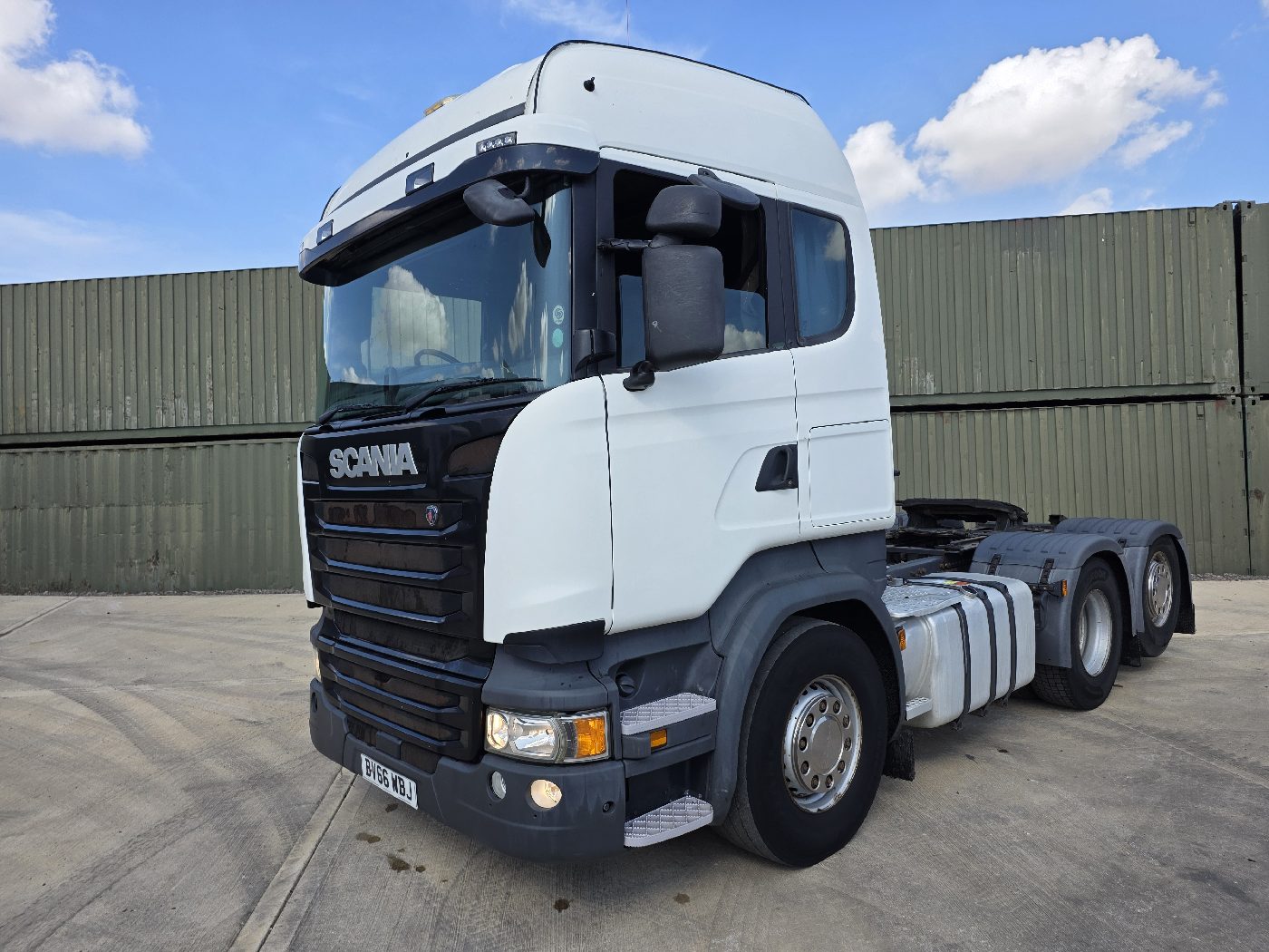 SCANIA R490 6X2 TRACTOR UNIT, photograph 1