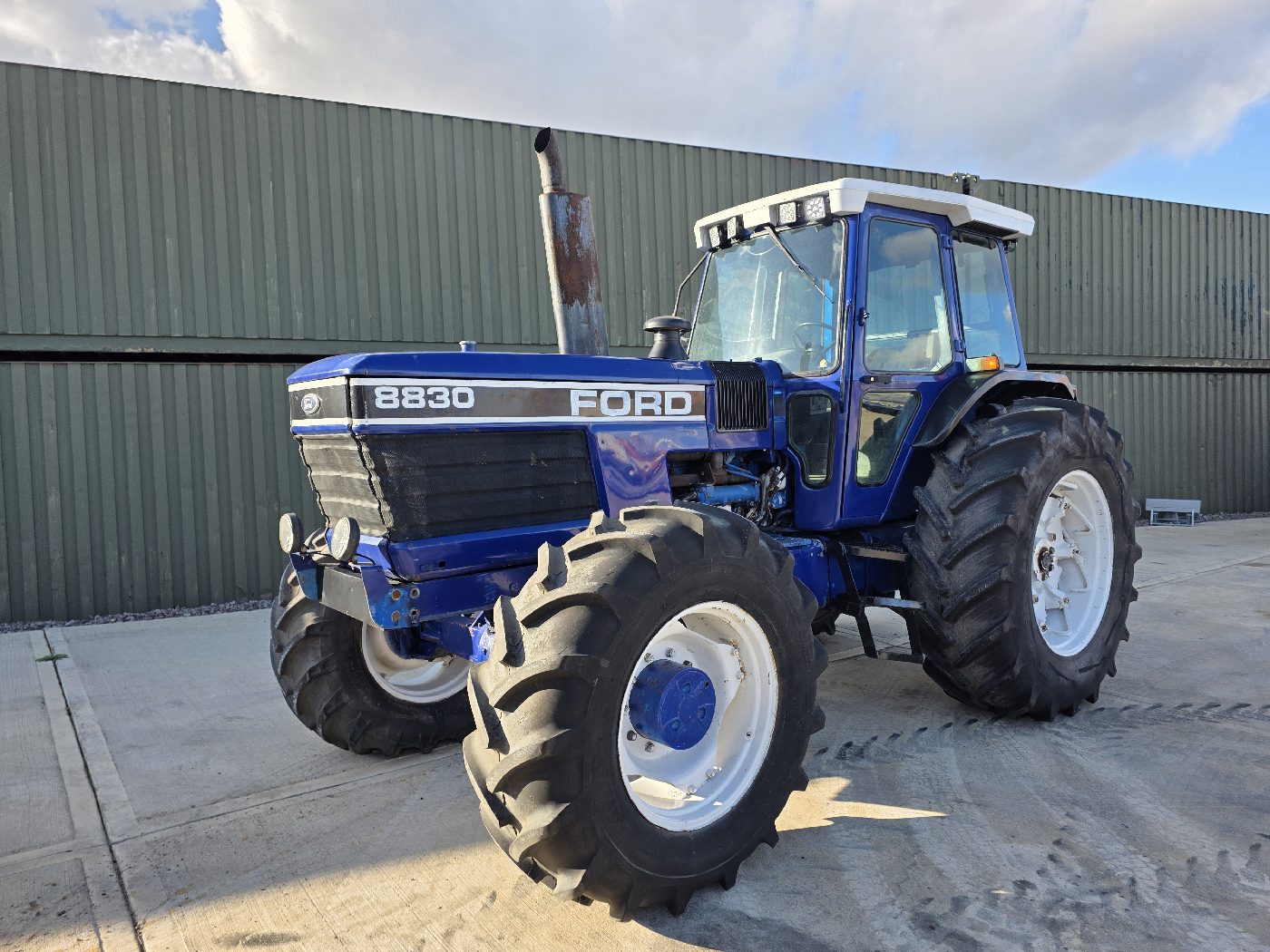 FORD 8830 SUPER Q 4X4 TRACTOR, photograph 1